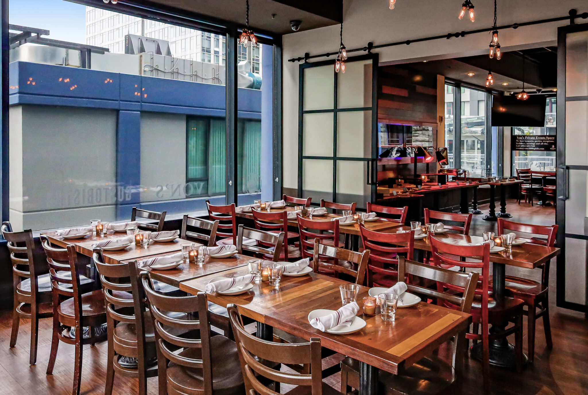 Von’s Seattle private event space with banquet seating and modern lighting