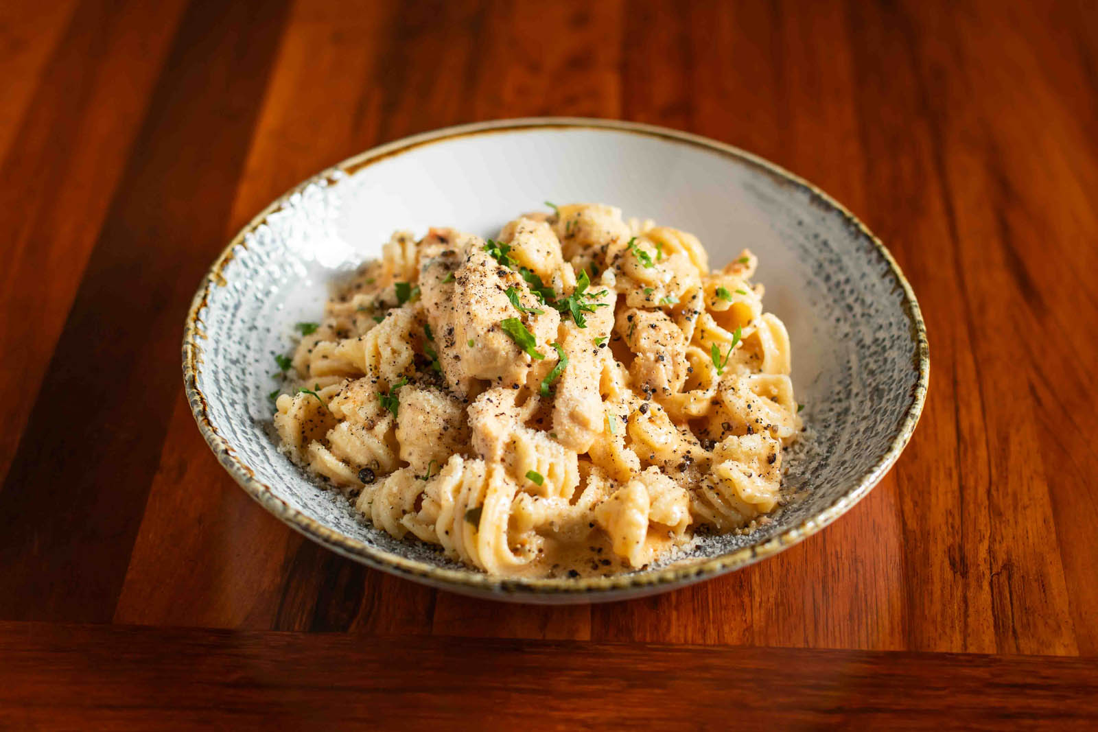 Tellicherry Chicken And Smoked Gouda